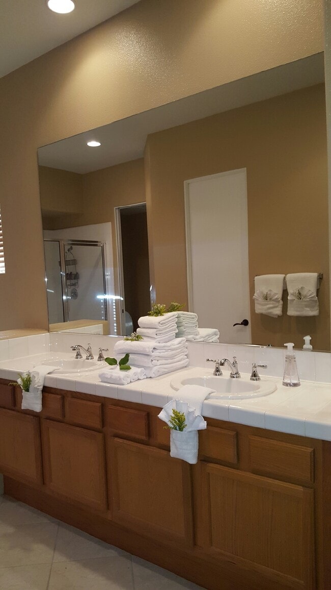 74075 Alpine Ln in Palm Desert, CA - Foto de edificio - Building Photo