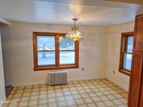 160 Old Plant Rd in Clifton Park, NY - Building Photo - Building Photo