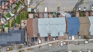 38 Jinnah Ct in Toronto, ON - Building Photo - Building Photo