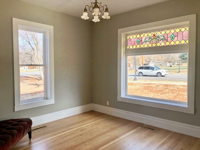 90 S Main St in Spring City, UT - Foto de edificio - Building Photo