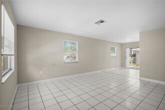 1706 Cypress Dr in Ft. Myers, FL - Building Photo - Building Photo