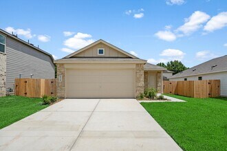 25745 John Wayne Dr in Splendora, TX - Building Photo - Building Photo