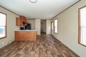 2764 TX-327 in Silsbee, TX - Foto de edificio - Building Photo