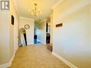 996 Booth Ave in Innisfil, ON - Building Photo - Building Photo