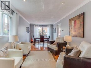 122 Muirland Crescent in Brampton, ON - Building Photo - Building Photo
