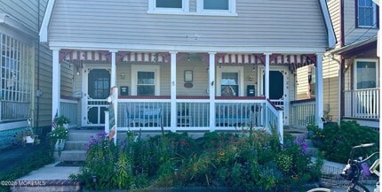 124 Broadway in Ocean Grove, NJ - Building Photo - Building Photo