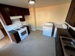 537 T Ave in National City, CA - Building Photo - Building Photo