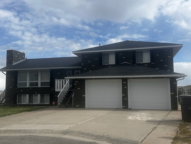 2061 Royal Ct