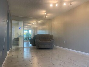 1420 70th St N in St. Petersburg, FL - Building Photo - Building Photo