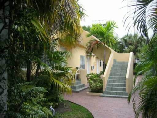 6825 Abbott Ave in Miami Beach, FL - Building Photo - Building Photo