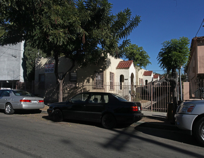 1142-1144 Mariposa Ave