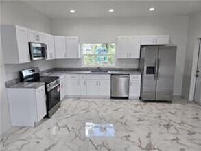 3306 27th St W in Lehigh Acres, FL - Building Photo - Building Photo