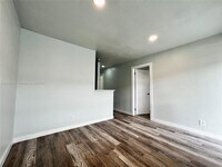 711 SW 5th St photo'