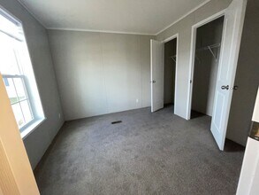 2408 Dogwood St in Liberty, MO - Building Photo - Building Photo