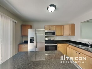 239 Eagle Pointe Dr in Chapin, SC - Building Photo - Building Photo