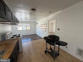 644 Cooper St in Beverly, NJ - Building Photo