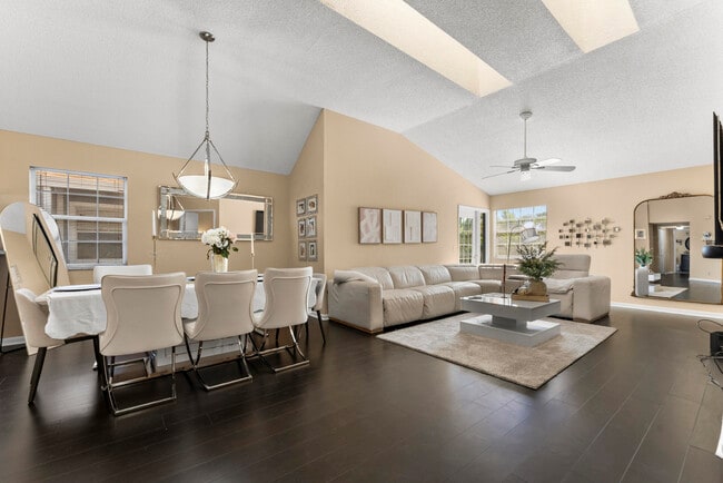 5359 Buckhead Cir in Boca Raton, FL - Building Photo - Building Photo