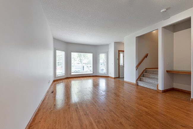 property at 250-224 24 Ave NE