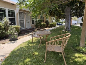 11653 Magnolia Blvd in North Hollywood, CA - Foto de edificio - Building Photo