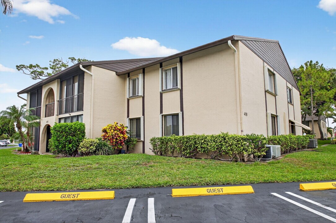 416 Pine Glen Ln in Greenacres, FL - Building Photo
