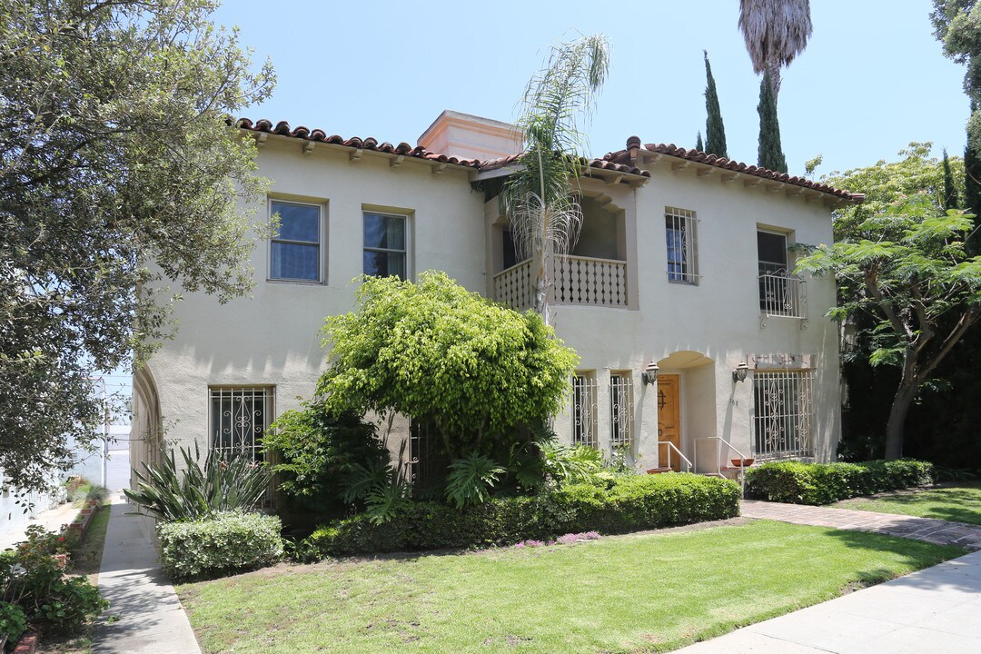 168 N Clark Dr in Beverly Hills, CA - Building Photo