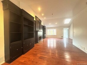 23 Gay Dr in Kings Point, NY - Building Photo - Building Photo