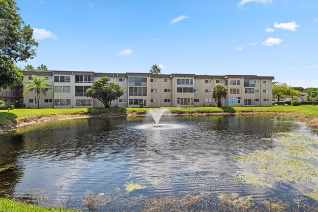 719 Lori Dr in Palm Springs, FL - Building Photo - Building Photo