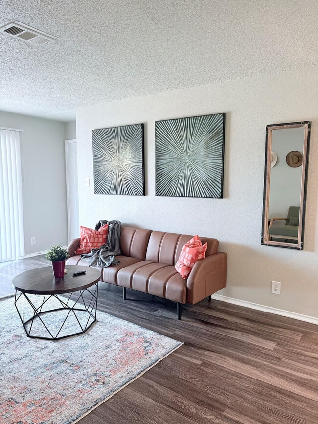 111 W William Cannon Dr in Austin, TX - Building Photo - Building Photo