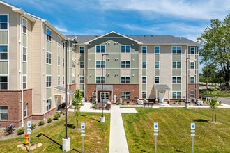 The Pointe at Walker Mill 55+ in Boardman, OH - Foto de edificio - Building Photo
