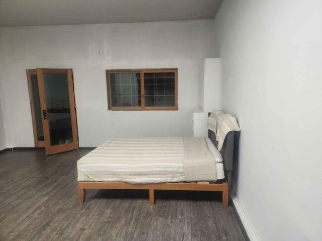 property at 1885 Lacy Ln