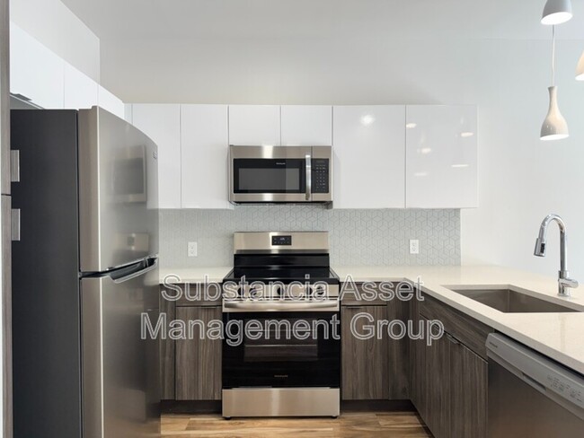 property at 1641 Midtown Pl