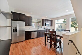 910 N 19th St in Philadelphia, PA - Building Photo - Building Photo