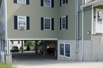 705 Irvington Ave in Maplewood, NJ - Foto de edificio - Building Photo