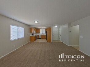 3728 W Fremont Rd. in Phoenix, AZ - Building Photo - Building Photo
