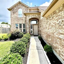 21203 Flowering Dogwood Cir in Porter, TX - Building Photo - Building Photo