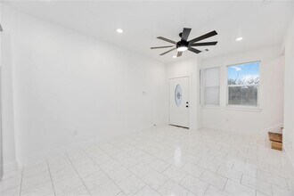 7706 Independence St in Houston, TX - Building Photo - Building Photo