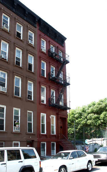 166 E 108th St in New York, NY - Foto de edificio