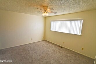 400 S Saliman Rd in Carson City, NV - Foto de edificio - Building Photo