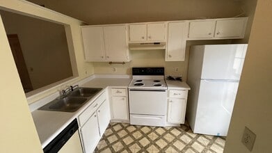 904 Brett Dr in Hinesville, GA - Building Photo - Building Photo