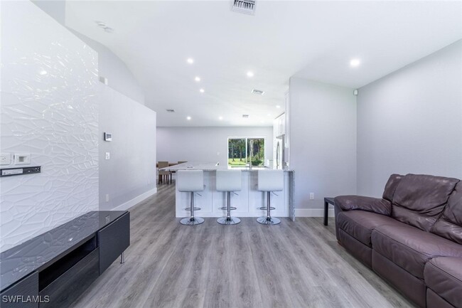 property at 2035 Desoto Blvd S