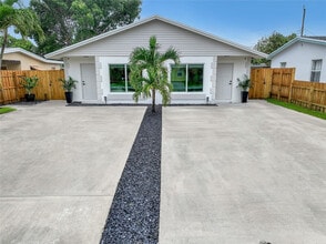 414 W Mango St in Lantana, FL - Building Photo - Building Photo