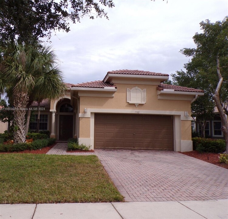 7702 NW 124th Terrace in Parkland, FL - Building Photo