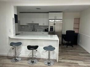 4460 SW 49th Ct in Fort Lauderdale, FL - Building Photo - Building Photo