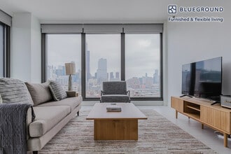 1035 W Van Buren St in Chicago, IL - Foto de edificio - Building Photo