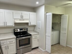 3673 NW 94th Ave in Sunrise, FL - Building Photo - Building Photo