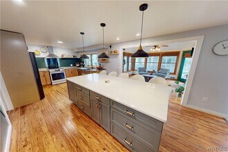 30 Opal Ct in East Amherst, NY - Foto de edificio - Building Photo