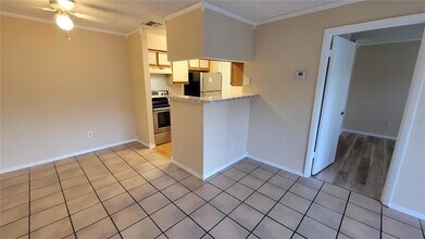 224 Afton Square, Unit 206 in Altamonte Springs, FL - Building Photo - Building Photo
