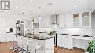 1857 Parkside Dr in Pickering, ON - Building Photo - Building Photo