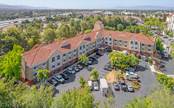 Hillview Court in Milpitas, CA - Building Photo - Building Photo