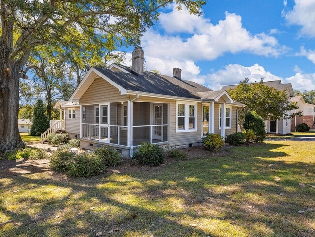 201 Lancaster Ave in Greer, SC - Building Photo - Building Photo